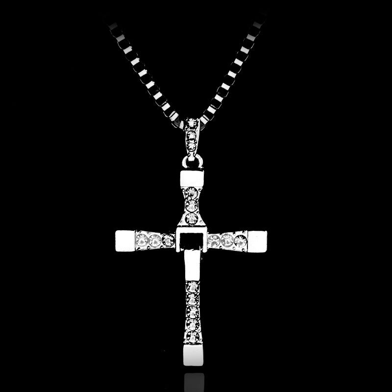 Rápido y el furioso Domingo toreto vino nueva película joyería clásica colgante de diamantes de imitación collares cruzados regalo de alta calidad