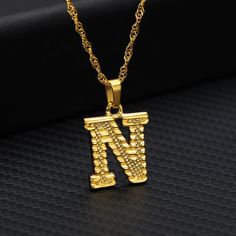 COLLAR COLGANTE chapado en oro de 26 letras