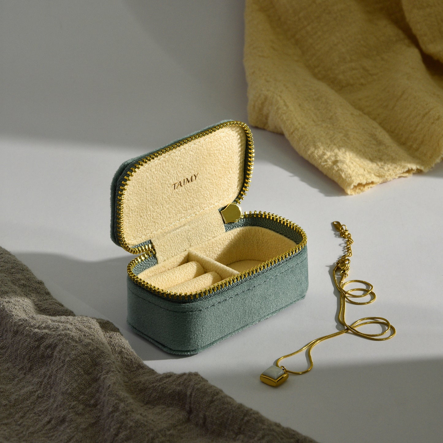 Retro Portable Jewelry Box Ring Necklace Storage Box