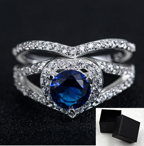 Anillo de diamantes en forma de corazón