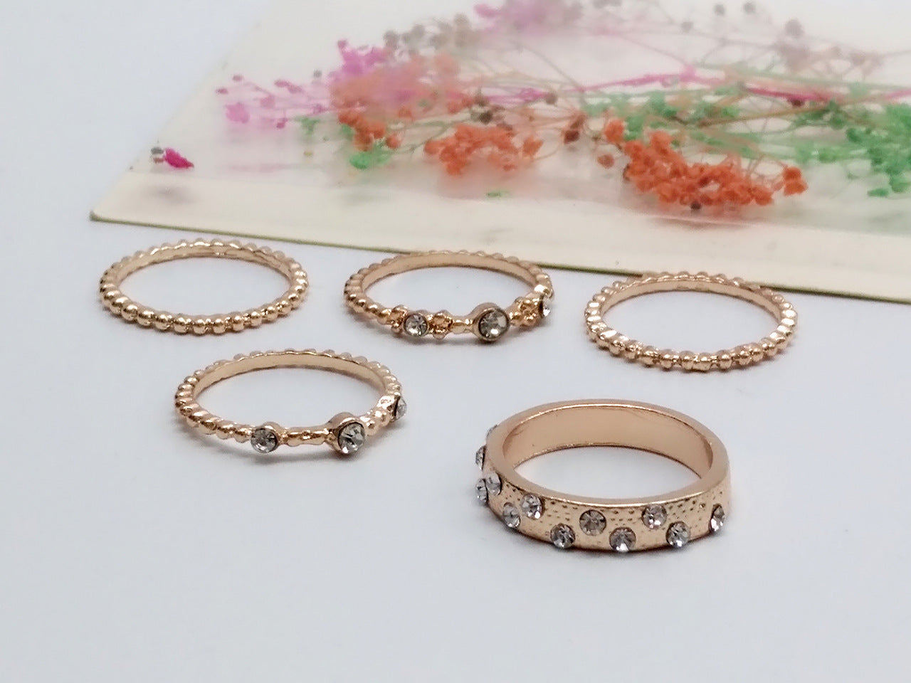 Joyas europeas y americanas diamantes apilables de oro rosa juego de cinco conjuntos de anillos bohemios