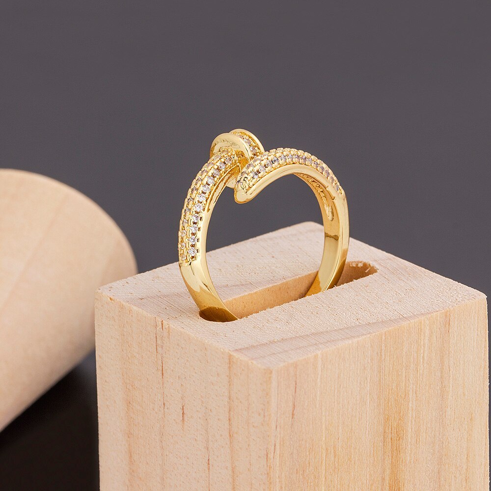 Personalizada anillo clavo