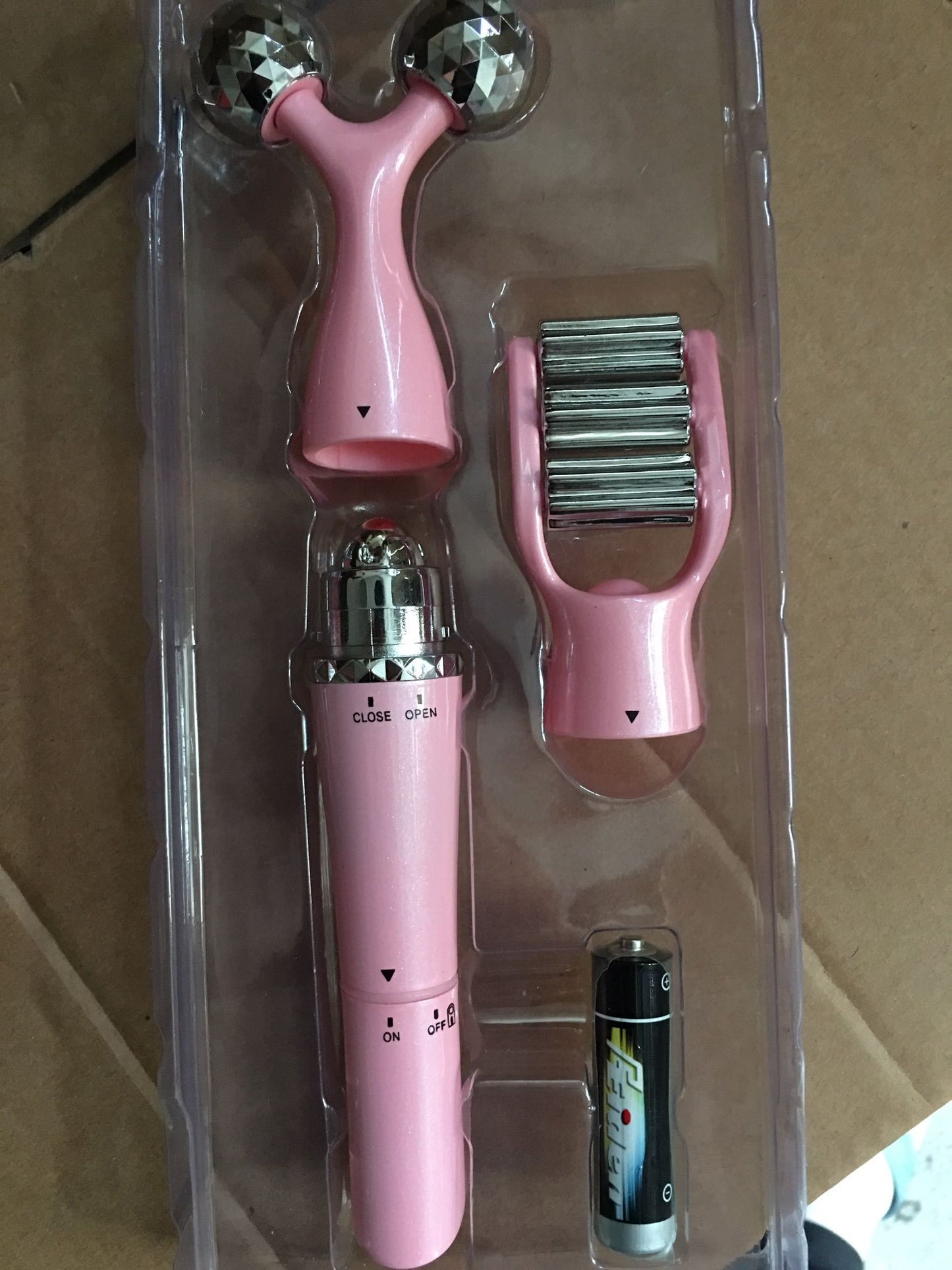 3D electric three-in-one roller face-lifting instrument