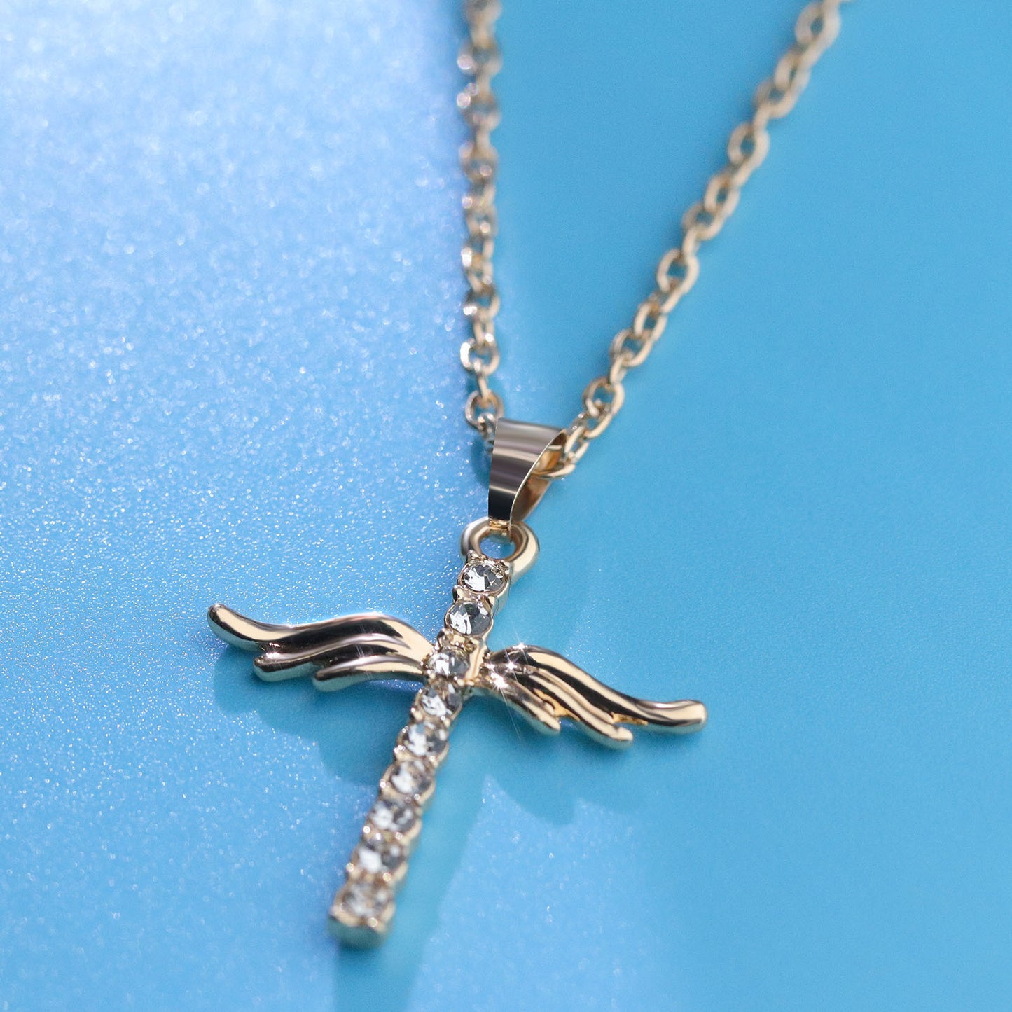 Simple cruz diamante alas de Ángel colgante