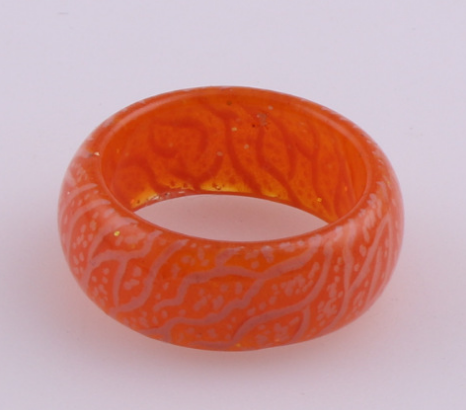 Anillo de resina luminoso de moda