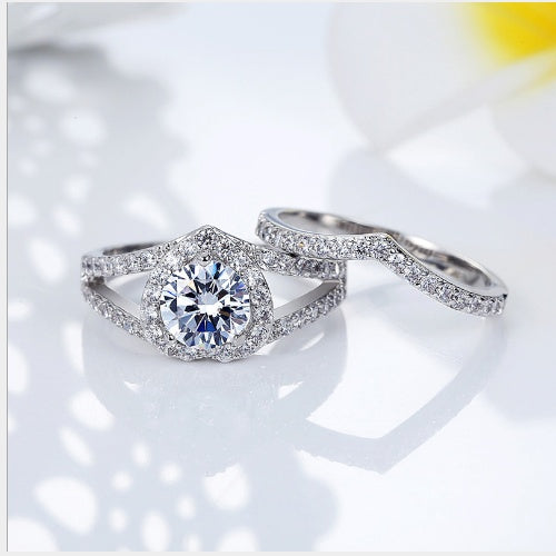 Anillo de diamantes en forma de corazón