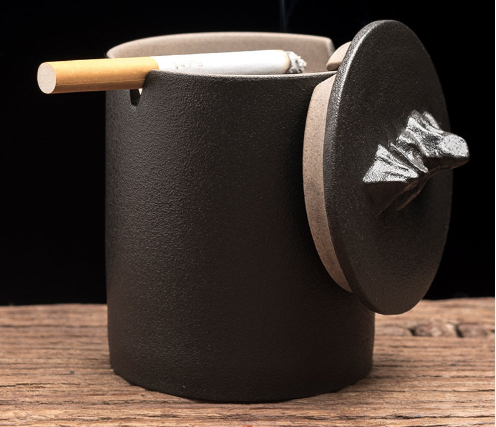 Portable Anti Fly Ash Device With Cover For Automobile Ashtray