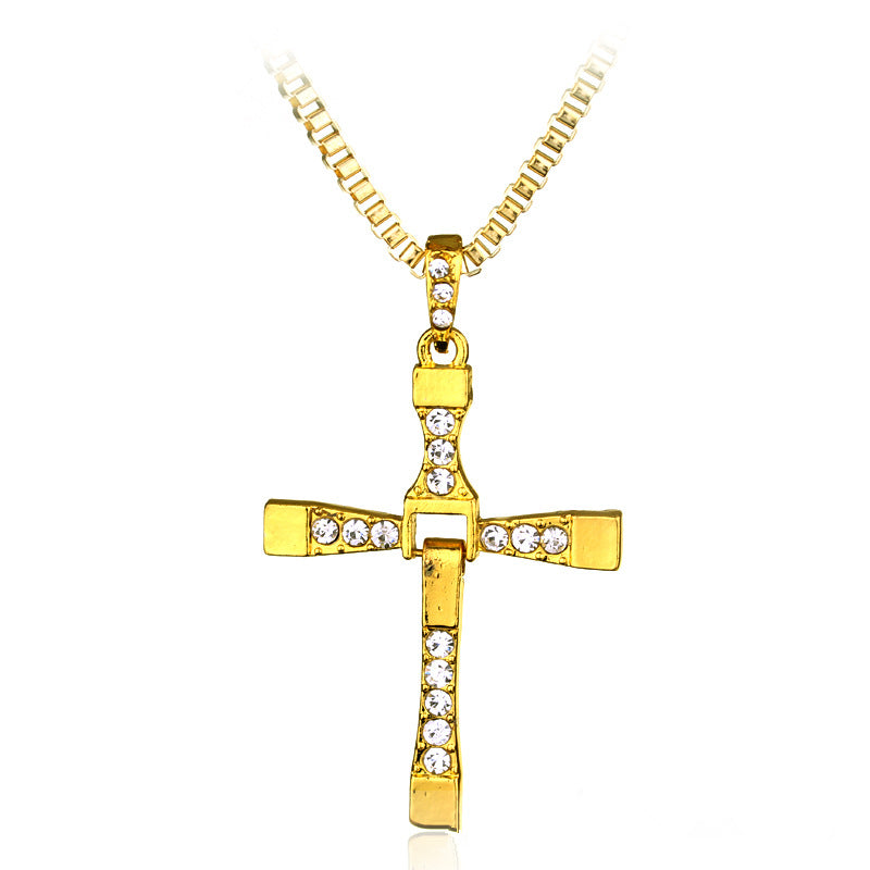 Rápido y el furioso Domingo toreto vino nueva película joyería clásica colgante de diamantes de imitación collares cruzados regalo de alta calidad