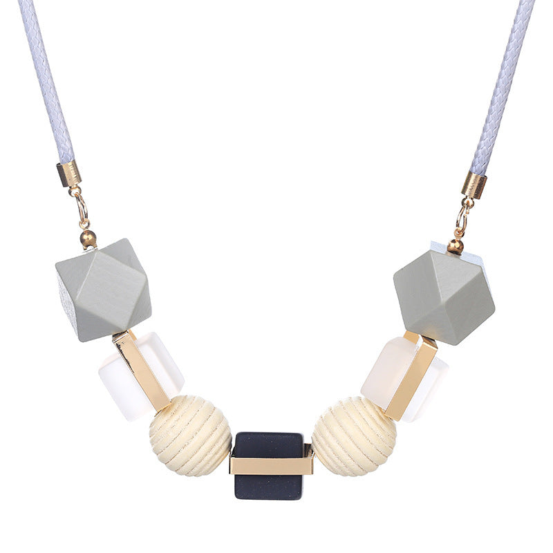 COLLAR COLGANTE de madera de colores