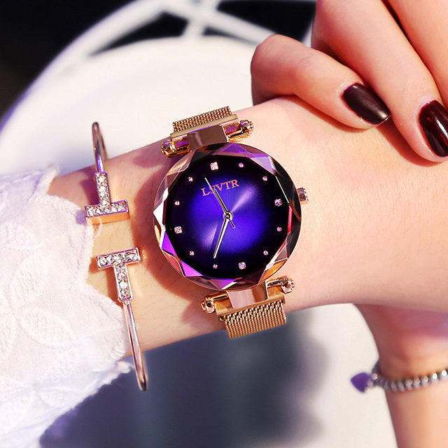 Relojes de oro rosa para mujer, reloj de pulsera de mujer resistente al agua, con diamantes, cielo estrellado y imán