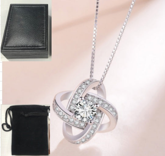 Collar de trébol de cuatro hojas de plata esterlina