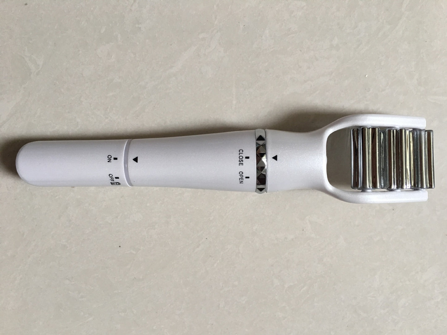 3D electric three-in-one roller face-lifting instrument