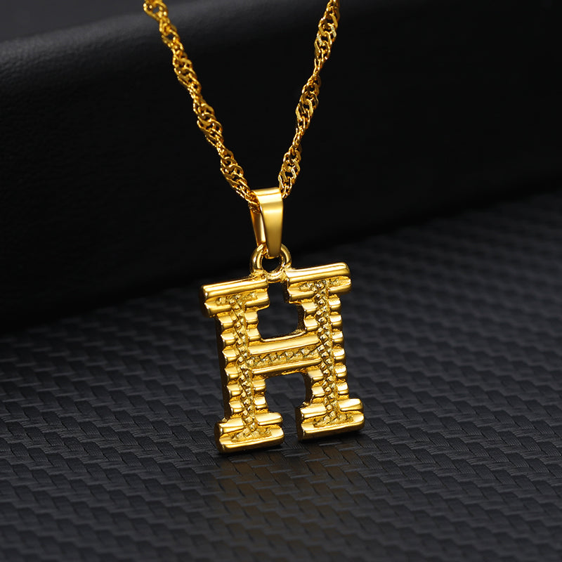 COLLAR COLGANTE chapado en oro de 26 letras