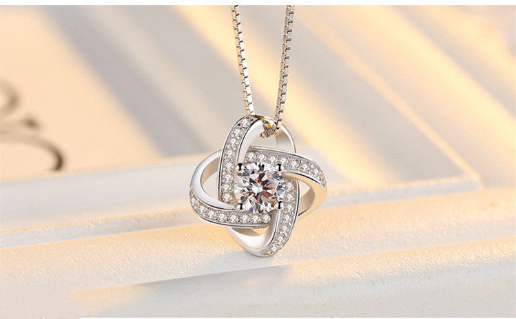 Collar de trébol de cuatro hojas de plata esterlina