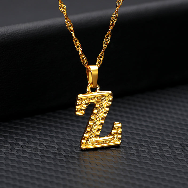 COLLAR COLGANTE chapado en oro de 26 letras