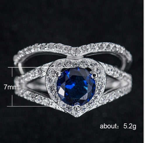 Anillo de diamantes en forma de corazón