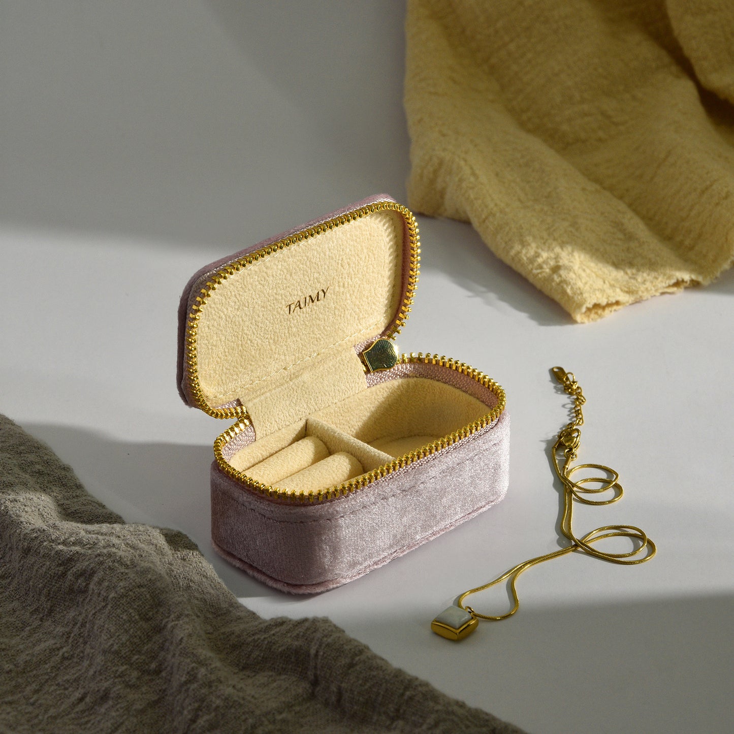 Retro Portable Jewelry Box Ring Necklace Storage Box