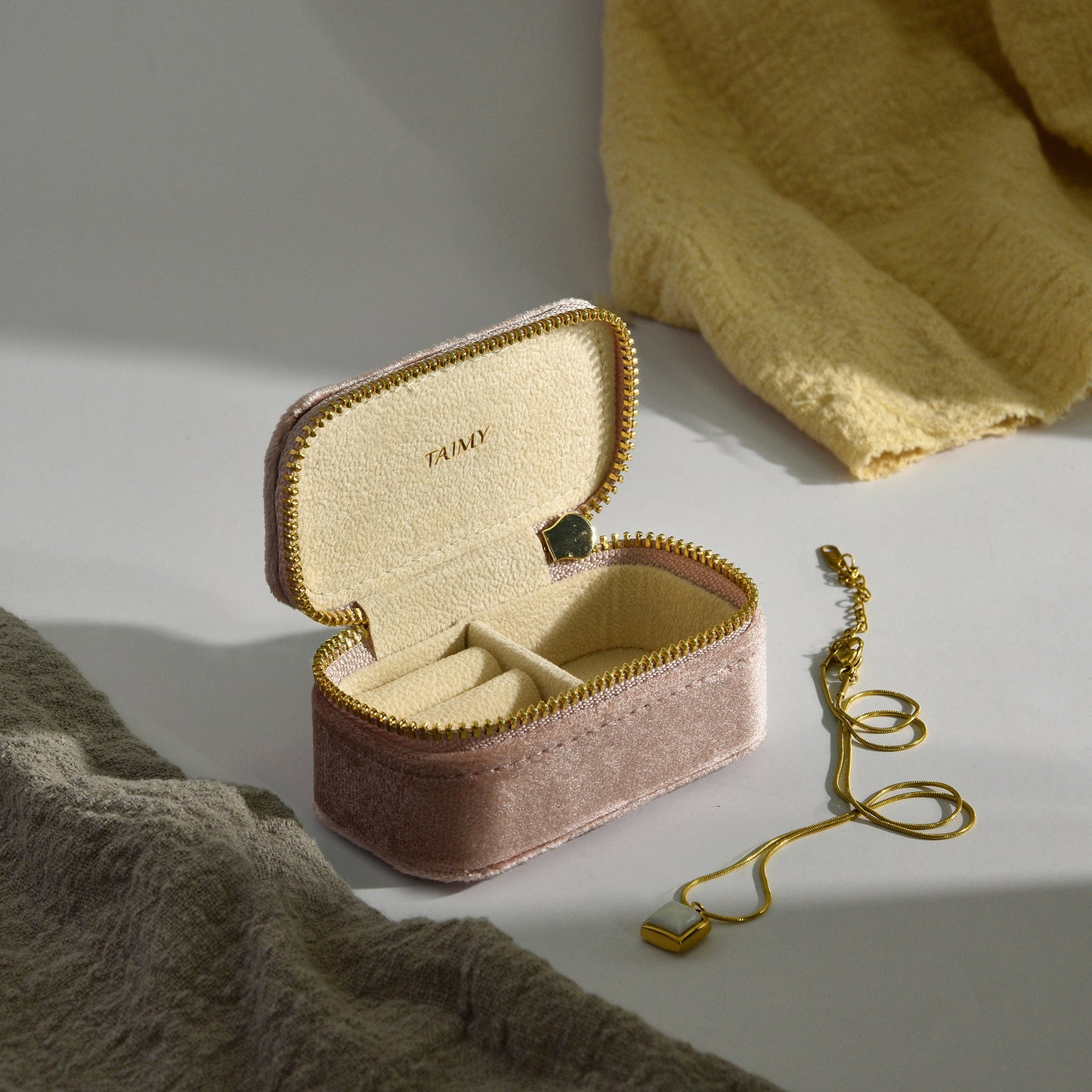 Retro Portable Jewelry Box Ring Necklace Storage Box