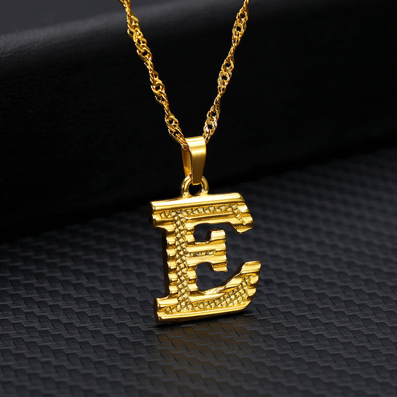 COLLAR COLGANTE chapado en oro de 26 letras