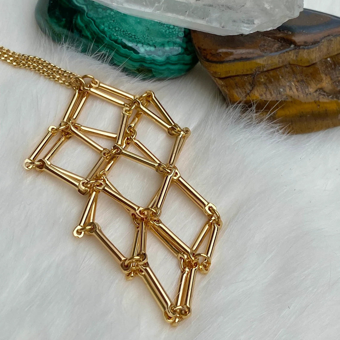 18K Golden Natural Crystal Stone Net Pocket Metal