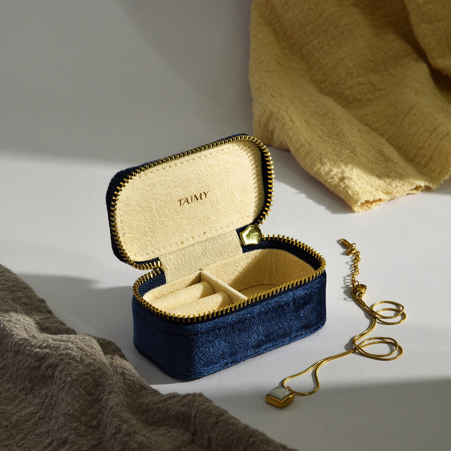 Retro Portable Jewelry Box Ring Necklace Storage Box