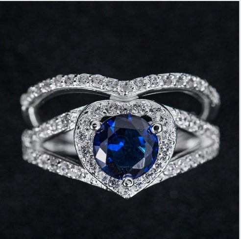 Anillo de diamantes en forma de corazón
