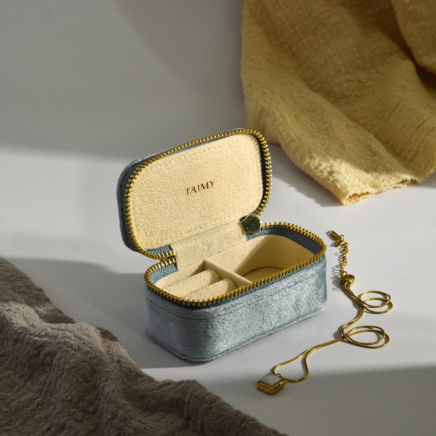 Retro Portable Jewelry Box Ring Necklace Storage Box