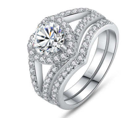 Anillo de diamantes en forma de corazón